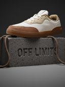 Off White color option, Currently selected