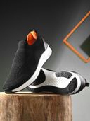 Black color option, Currently selected