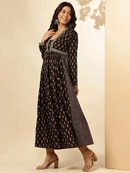 Vbuyz - Womens Floral Print Fit and Flared Cotton Black Stiched Maxi Dress