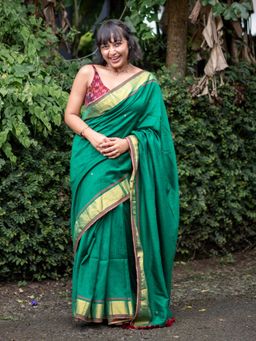 Suta - Green Cotton Blend Saree without Blouse