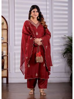 FAST FASHIONS - Maroon Embroidered Straight Kurta with Pant and Dupatta