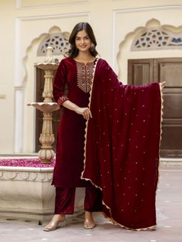 Trendmalls - Maroon Kurta with Pant and Dupatta