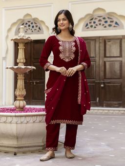 Trendmalls - Maroon Kurta with Pant and Dupatta