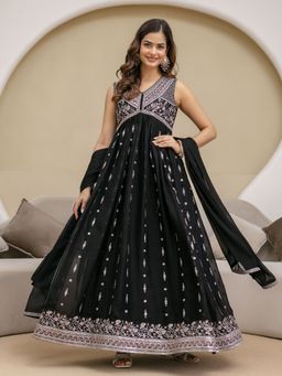 Trendmalls - Black Embroidered Anarkali Kurta with Pant and Dupatta