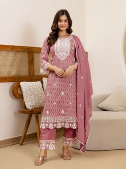 Trendmalls - Peach Embroidered Kurta with Pant and Dupatta