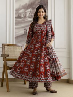 Trendmalls - Maroon Block Print Kurta with Pant and Dupatta