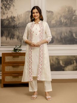 Trendmalls - Off White Kurta with Pant and Shrug