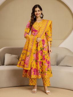 Trendmalls - Yellow Kurta with Pant and Dupatta