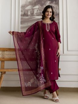 Trendmalls - Maroon Kurta with Pant and Dupatta