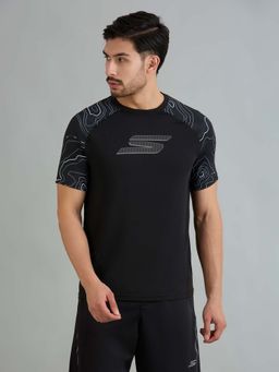 SKECHERS - Black Solid Regular Fit T-Shirt