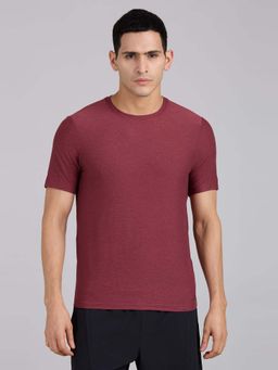SKECHERS - Red Solid Regular Fit T-Shirt