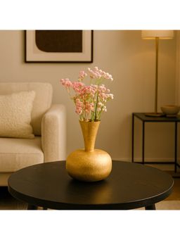 Voncasa - Gold Toned Crackled-Patterned Surahi-Shaped Metal Small Flower Vase