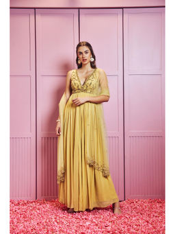 SAMMOHI BY MOKSHA & HIRAL - Yellow Hand Embellished Anarkali With Dupatta (Set of 2)