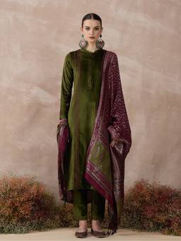 STADO - Green Embroidered Kurta with Pant and Dupatta