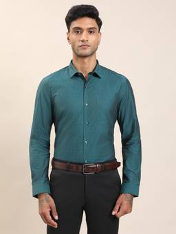 Turtle - Men Green Solid Formal Shirt
