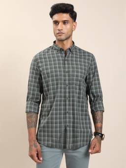Turtle - Men Green Checks Casual Shirt