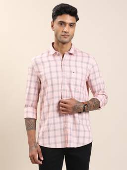 Turtle - Men Pink Checks Casual Shirt