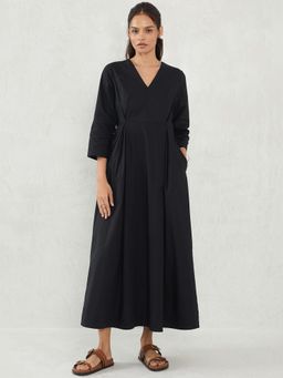 Femmella - Black Pleat Detailing Poplin Maxi Dress