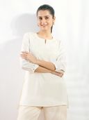 Off White color option, Currently selected