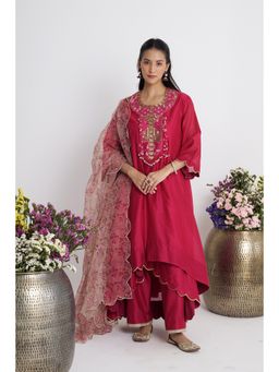 Siyona by Ankurita - Nakshi Double-Layered Kurta with Slip Pant and Dupatta (Set of 4)