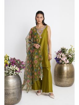 Siyona by Ankurita - Jharokha Kurta with Pant and Dupatta (Set of 3)