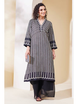 Biba - Women Black Viscose Rayon Straight Kurta