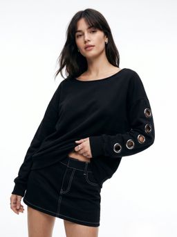 Outzidr - Black Sweatshirt With Metal Eyelets On The Sleeves