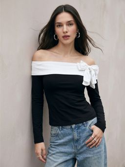 Outzidr - Black Off-Shoulder Fitted Top With Contrast Bow Detail