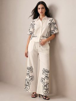 Outzidr - Off White Contrast Placement Print Co-Ord Set