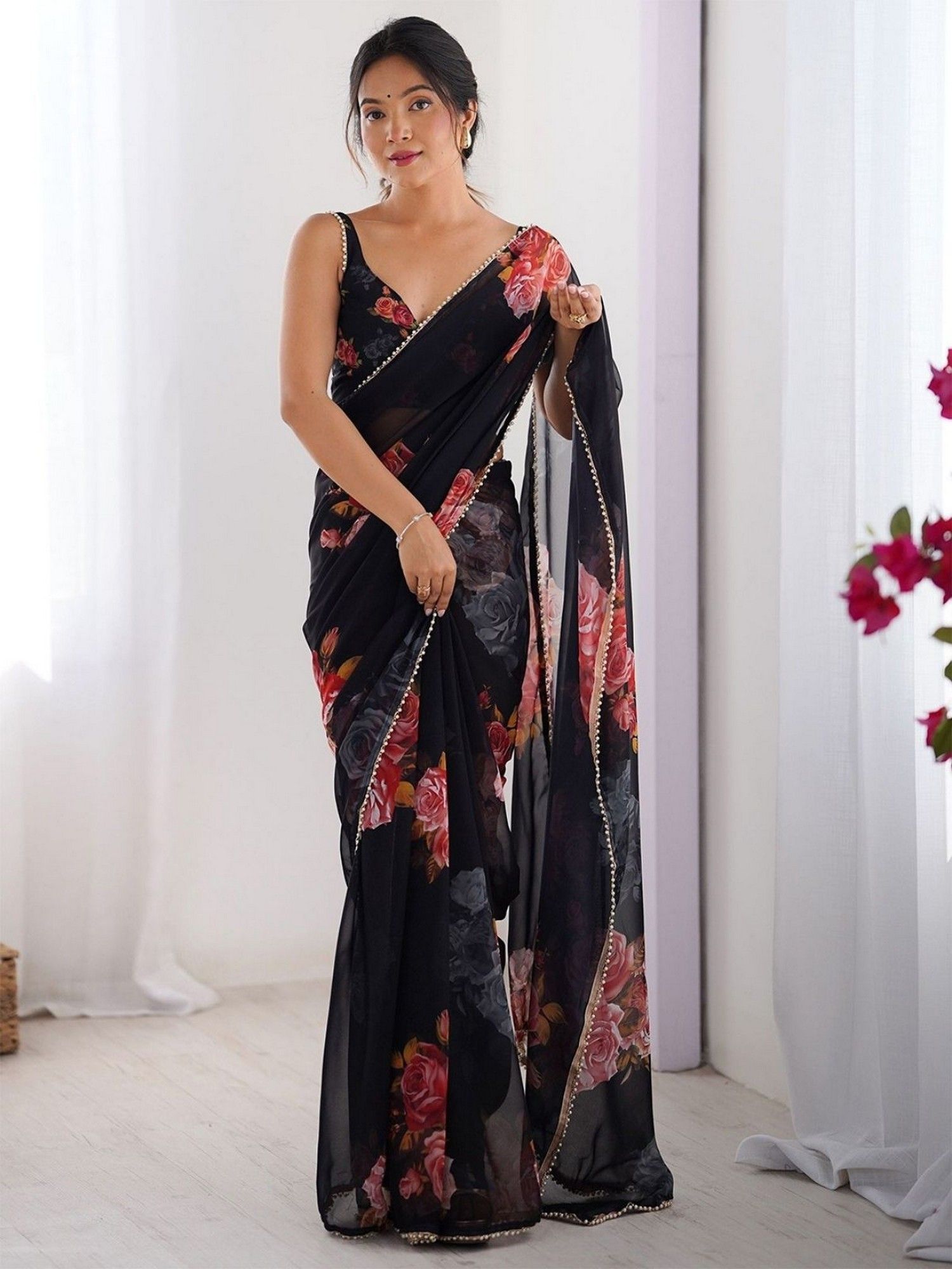odette Women Black Georgette Floral Saree with Unstitched Blouse-picture-11