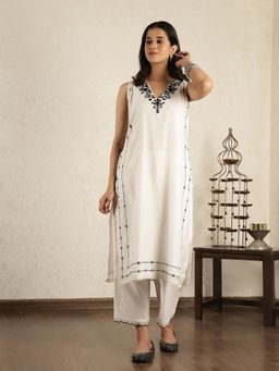 Spring Soul - Off White Chanderi Embroidered Kurta