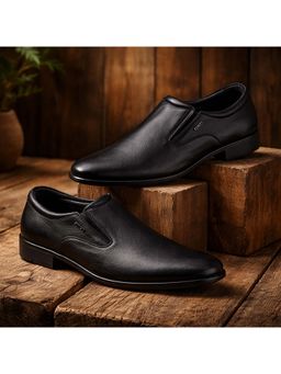 WOODLAND - Men Black Leather Loafers