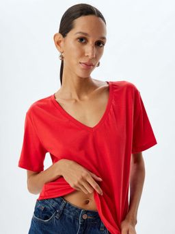 COLOR CAPITAL - Relaxed Fit V Neck T-Shirt