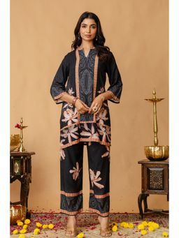 Kohsh - Black Viscose Floral Kurti with Pant