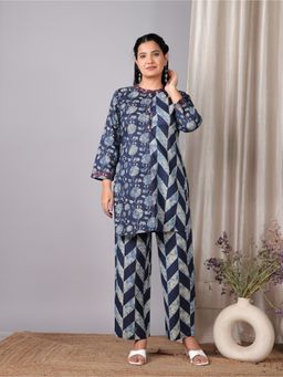 ARAMYA - Blue Soft Cotton Straight Geometric Print Kurta with Pant