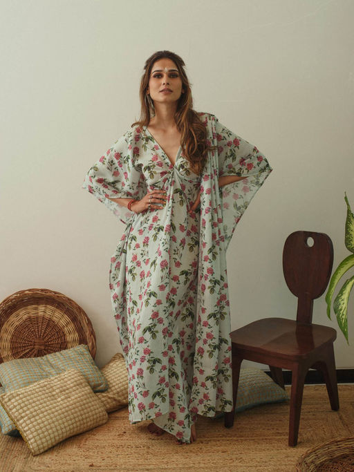 green emerald velvet dress sage_4_900x.png?v=1769177060 main image 0