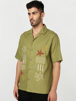 Bewakoof - Men's Moss Green Embroidered Oversized Shirt