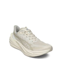 Puma - Women Beige Deviate NITRO 4 Max Running Shoes