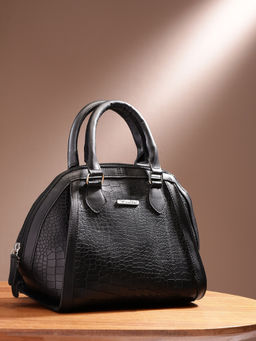 Celtic - A Classic Leather Black Handbag With Detachable Strap