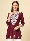 Maroon color option, Currently selected