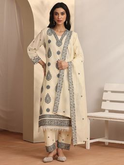 Libas - Embroidered Cotton Blend Straight Kurta with Pant and Dupatta