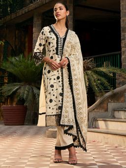 Indo Era - Off White Floral Straight Kurta With Pant And Dupatta