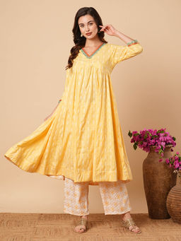 FASHOR - Yellow Printed Lace Detail Flared Kurta with Pant (Set of 2)