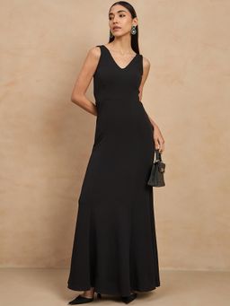 COLOR CAPITAL - Black Solid Sleeveless Maxi Dress