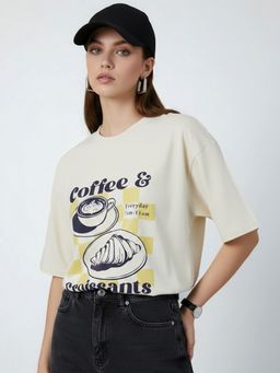 KASMA - Women Oversize Printed Cotton Cream T-shirt