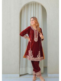 Sheetal Batra - Ayat - Maroon Silk Velvet Short Kurta And Salwar Set With Dupatta