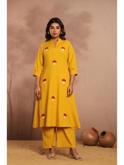 Varanga - Sophisticated and Minimalist Embroidered Kurta with Pant