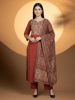 Varanga - Aline Classic Kurta with Pant and Dupatta