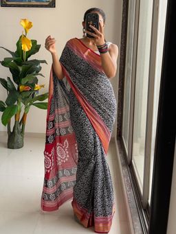 Suha - Black Beautiful Bagru Floral Printed Saree with unstitched blouse