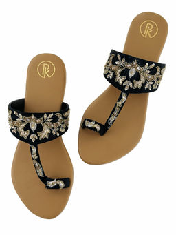 PREET KAUR - Sunehri Kolhapuri Flats